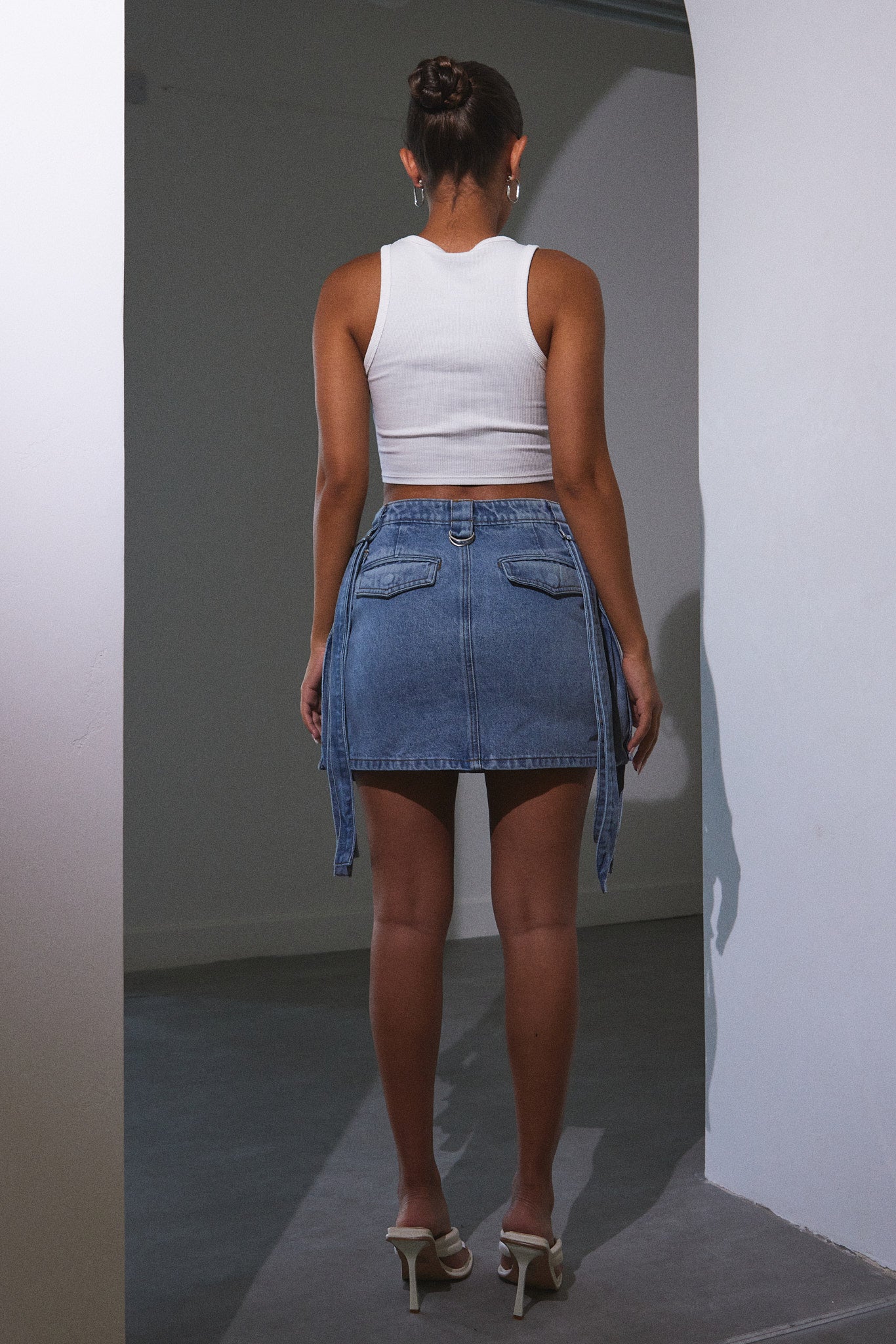Cargo skirt in Light Wash - Image 3
