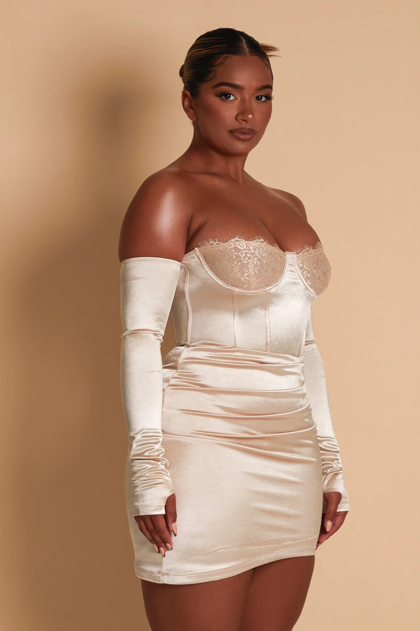 Cream Lace Cup Dress - Image 2