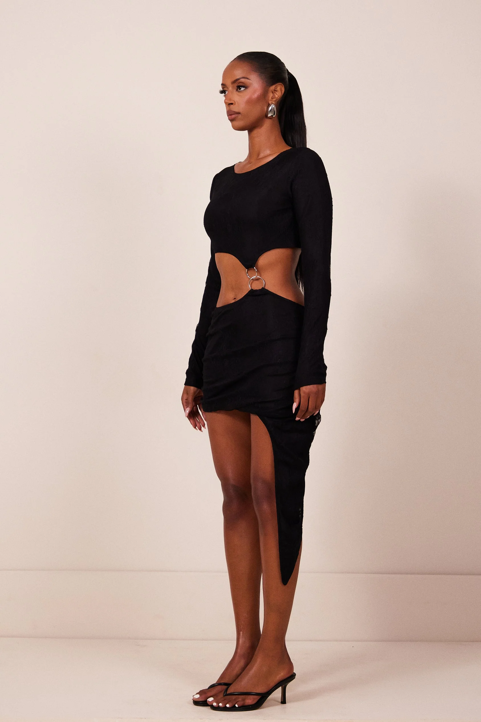 Ring Detail Cut Out Dress in Black - Image 4