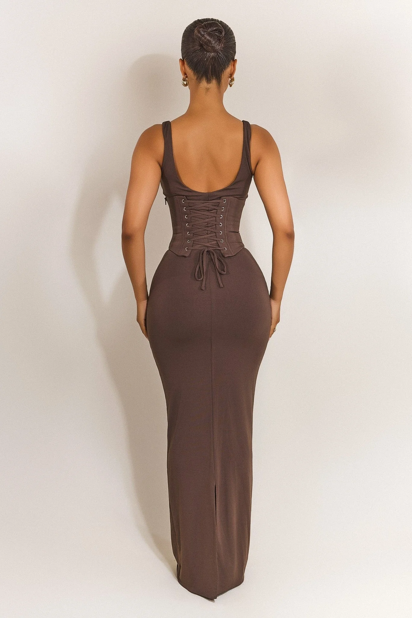 The Sandra Scoop Maxi in Brown - Image 6