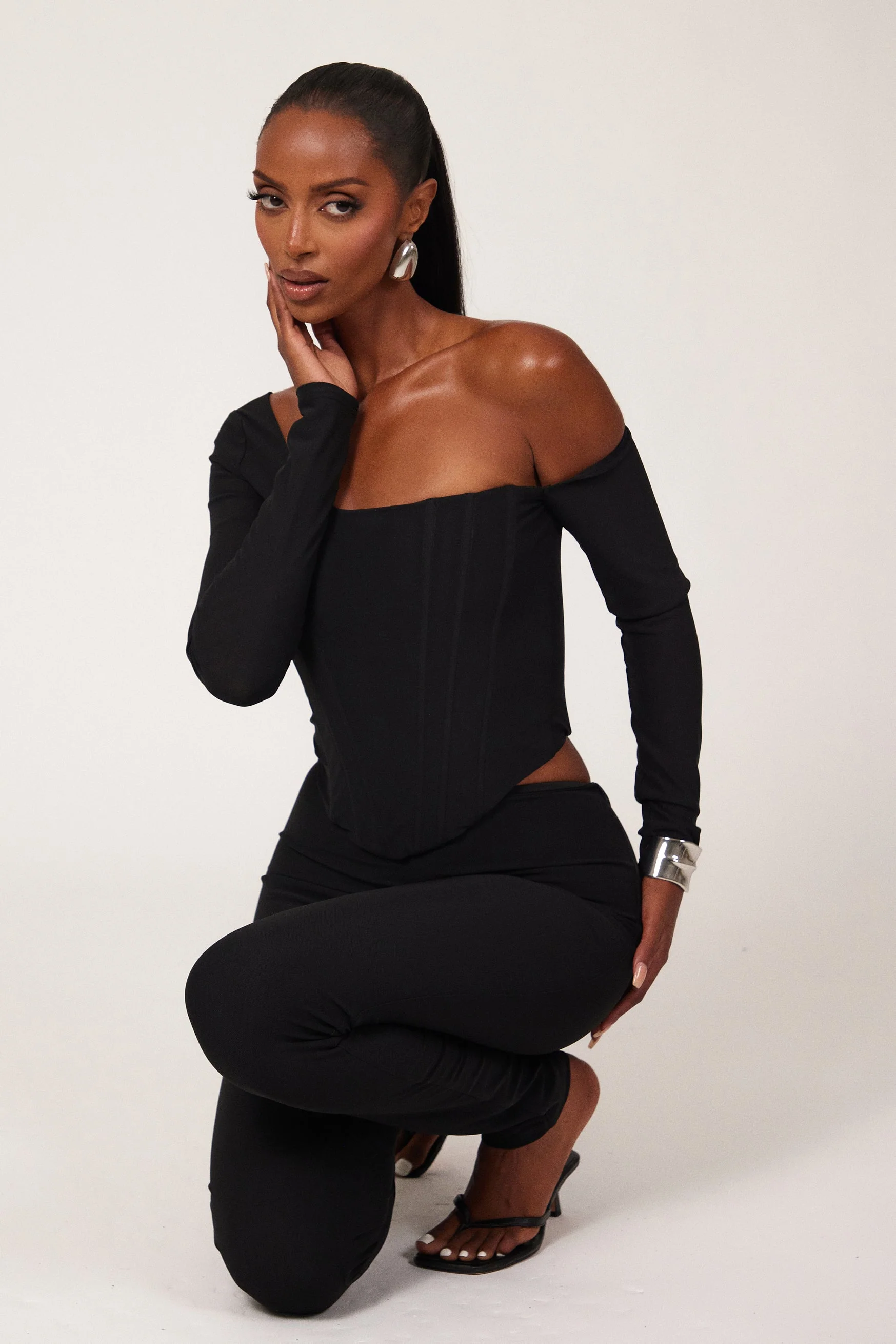 The Ava Set in Black - Image 10