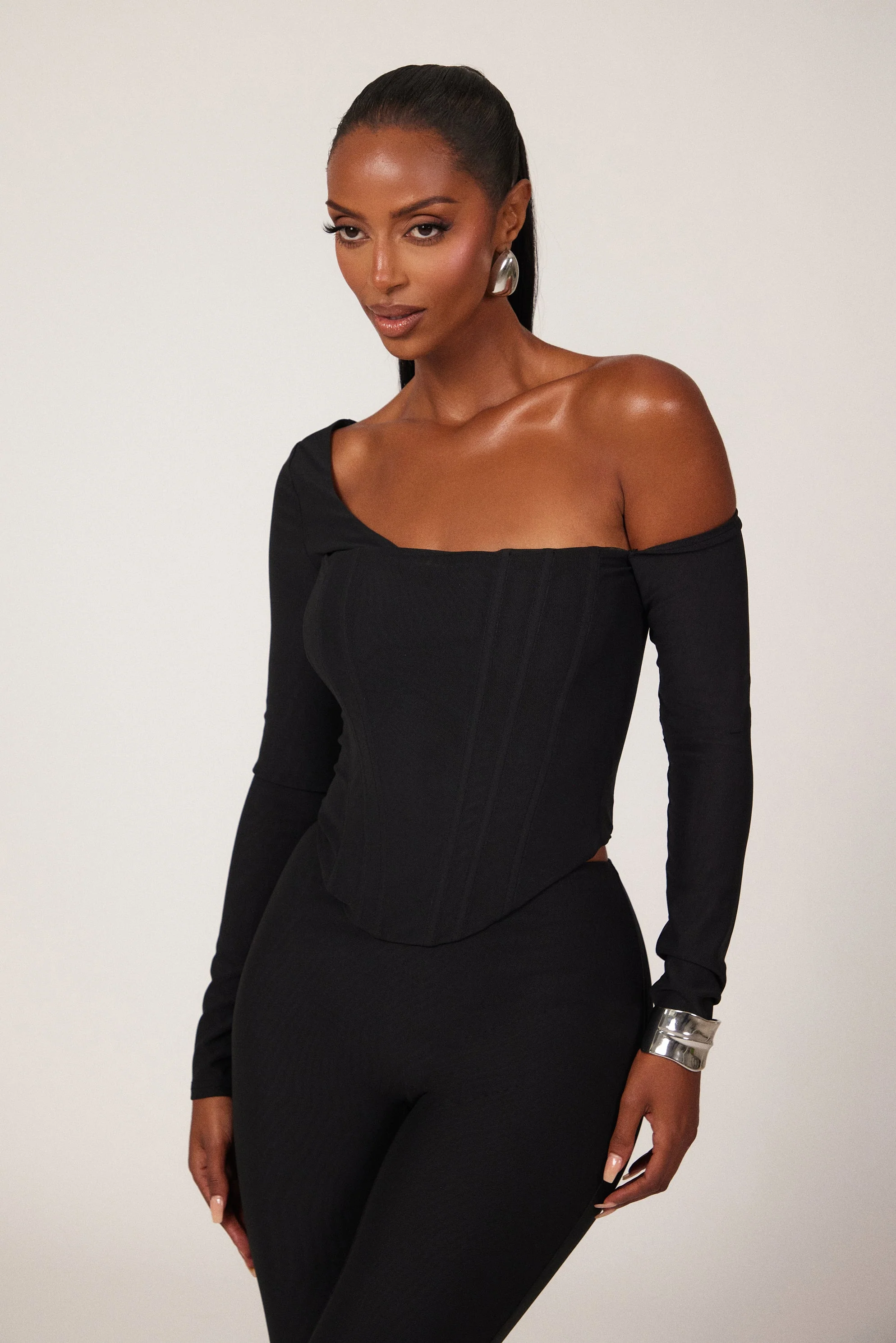 The Ava Set in Black - Image 6
