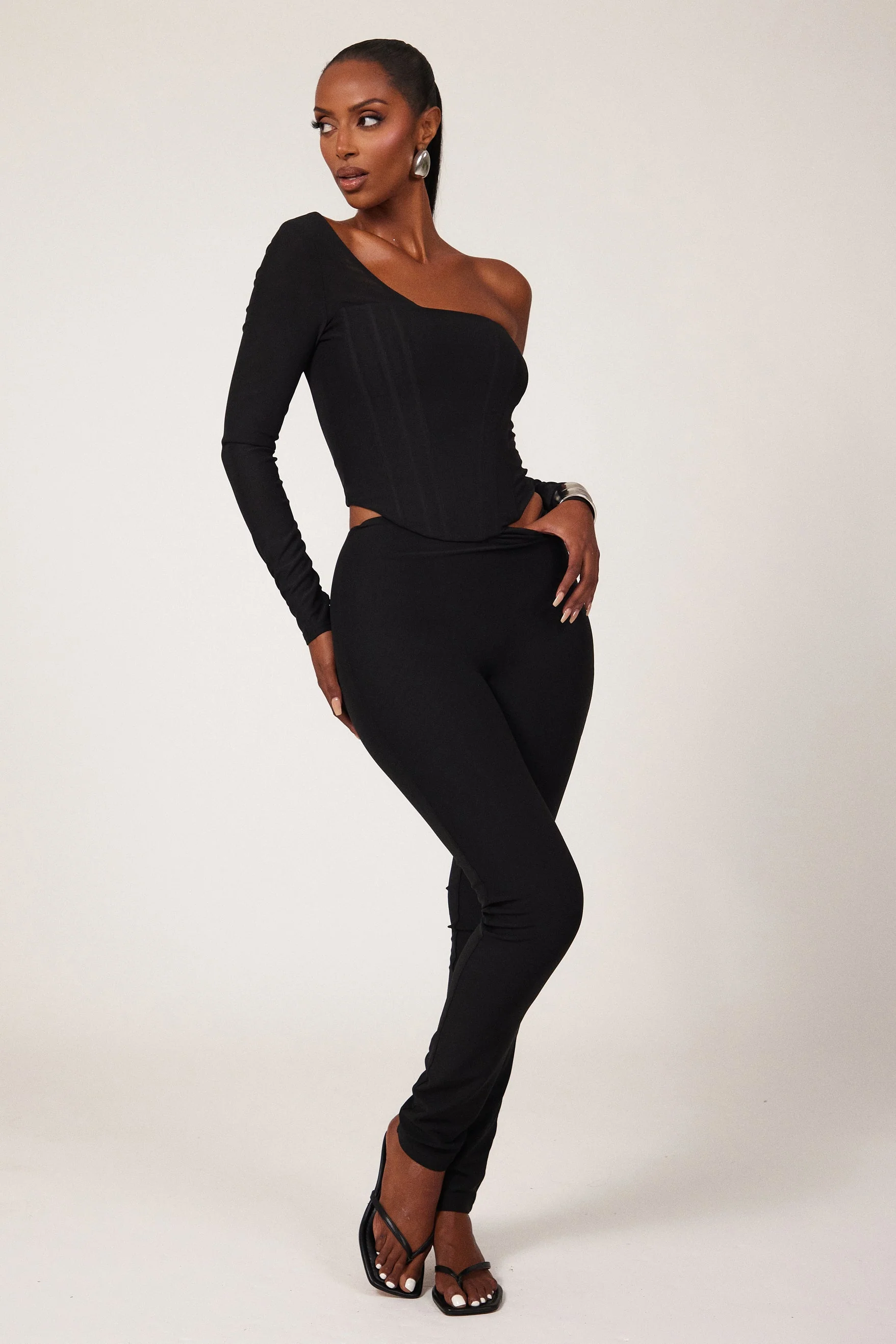 The Ava Set in Black - Image 8