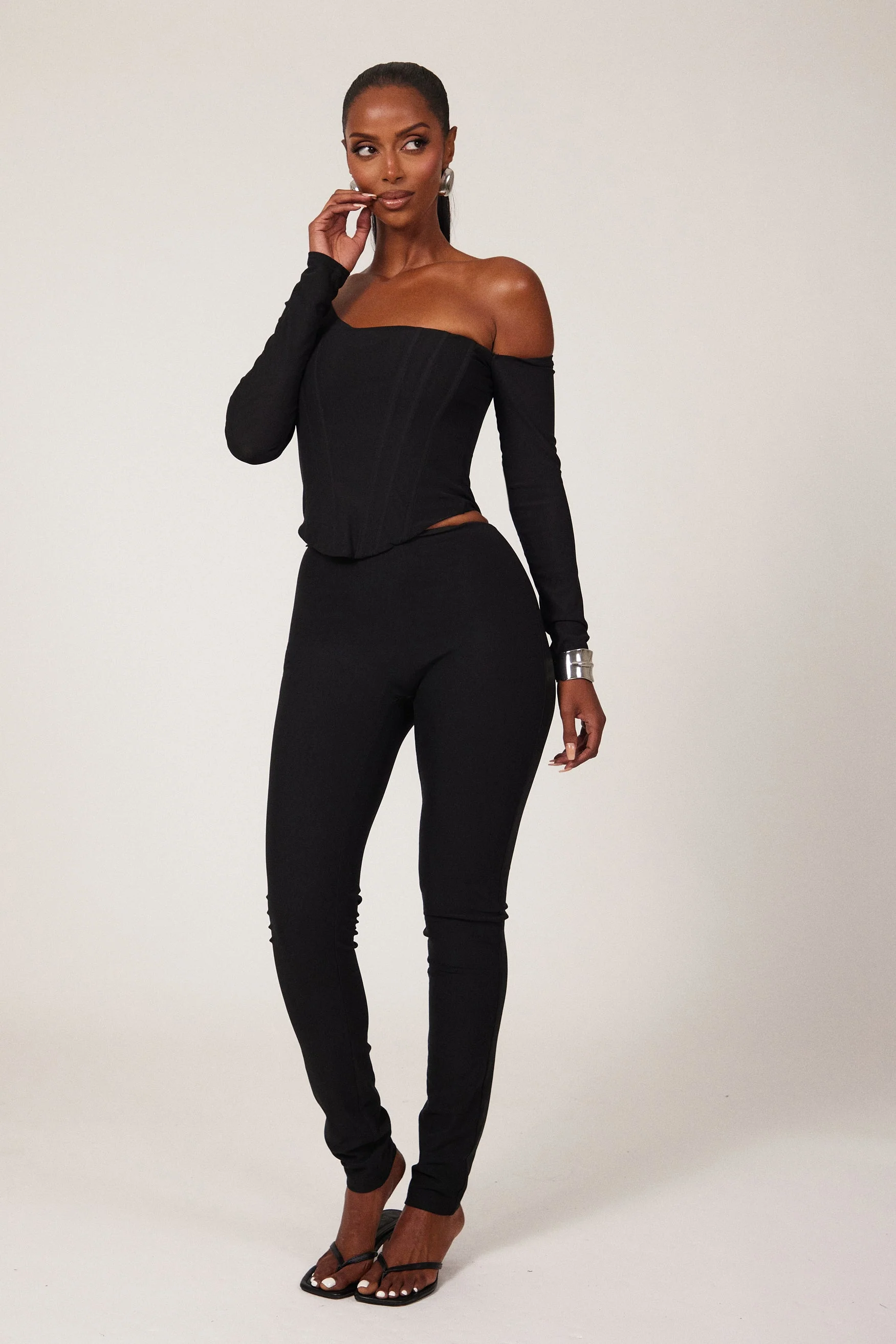The Ava Set in Black - Image 9