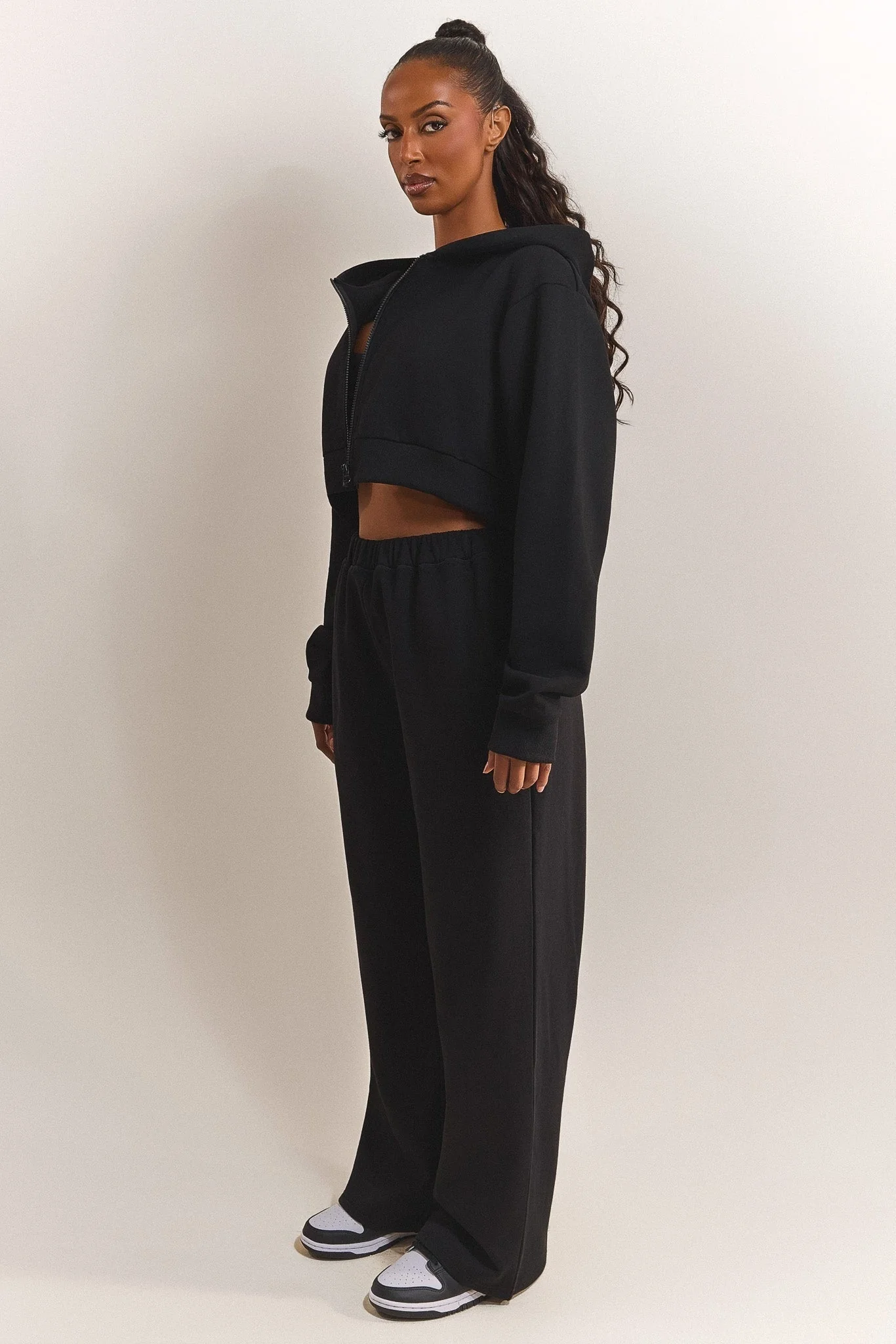 The Basic Jogger in Black - Image 3