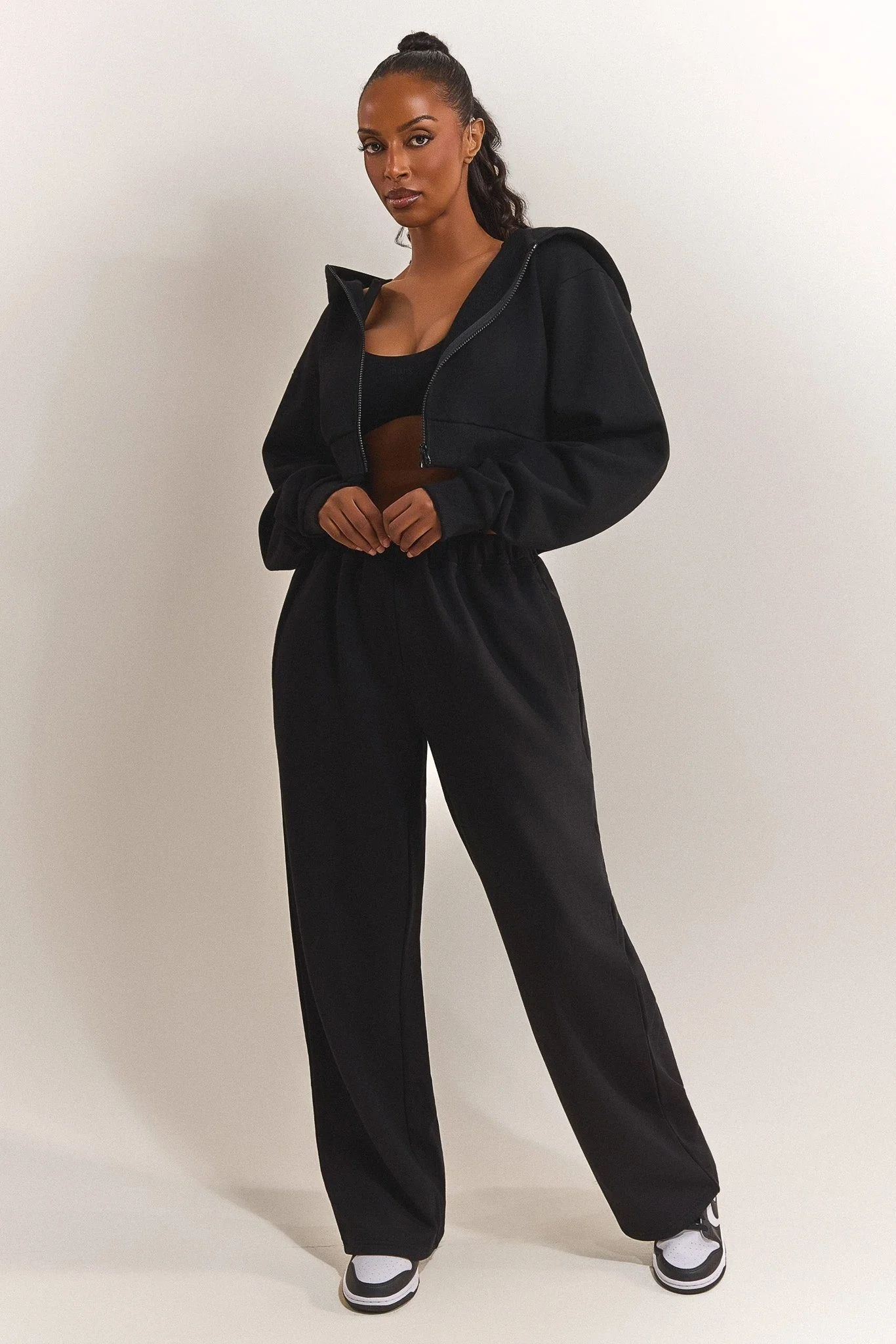 The Basic Jogger in Black - Image 4