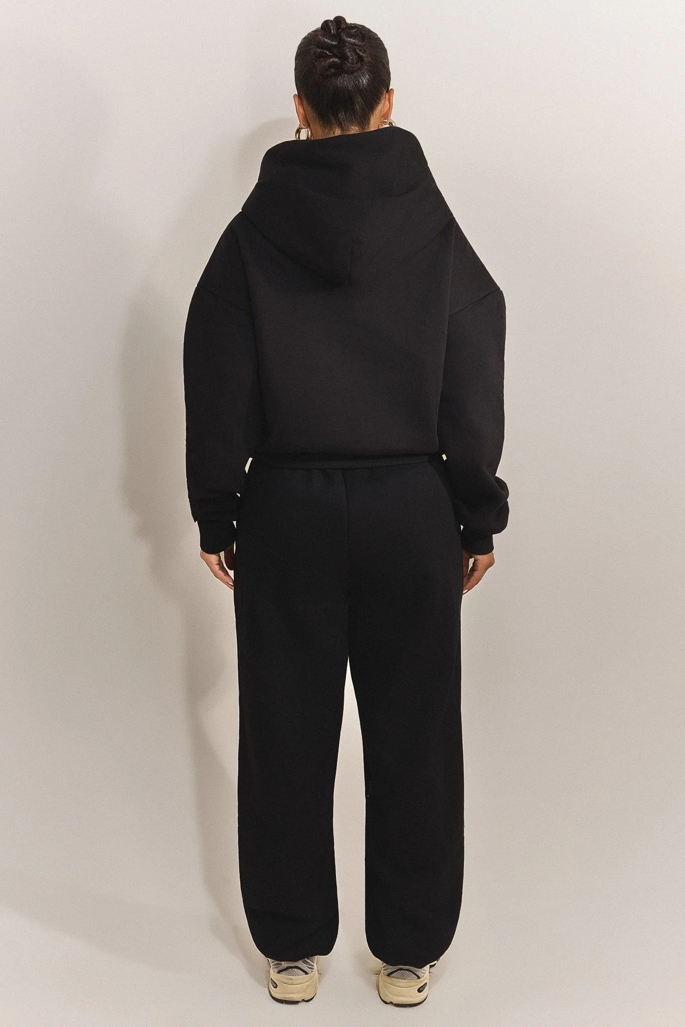 The Classics Cuffed Joggers in Black - Image 4
