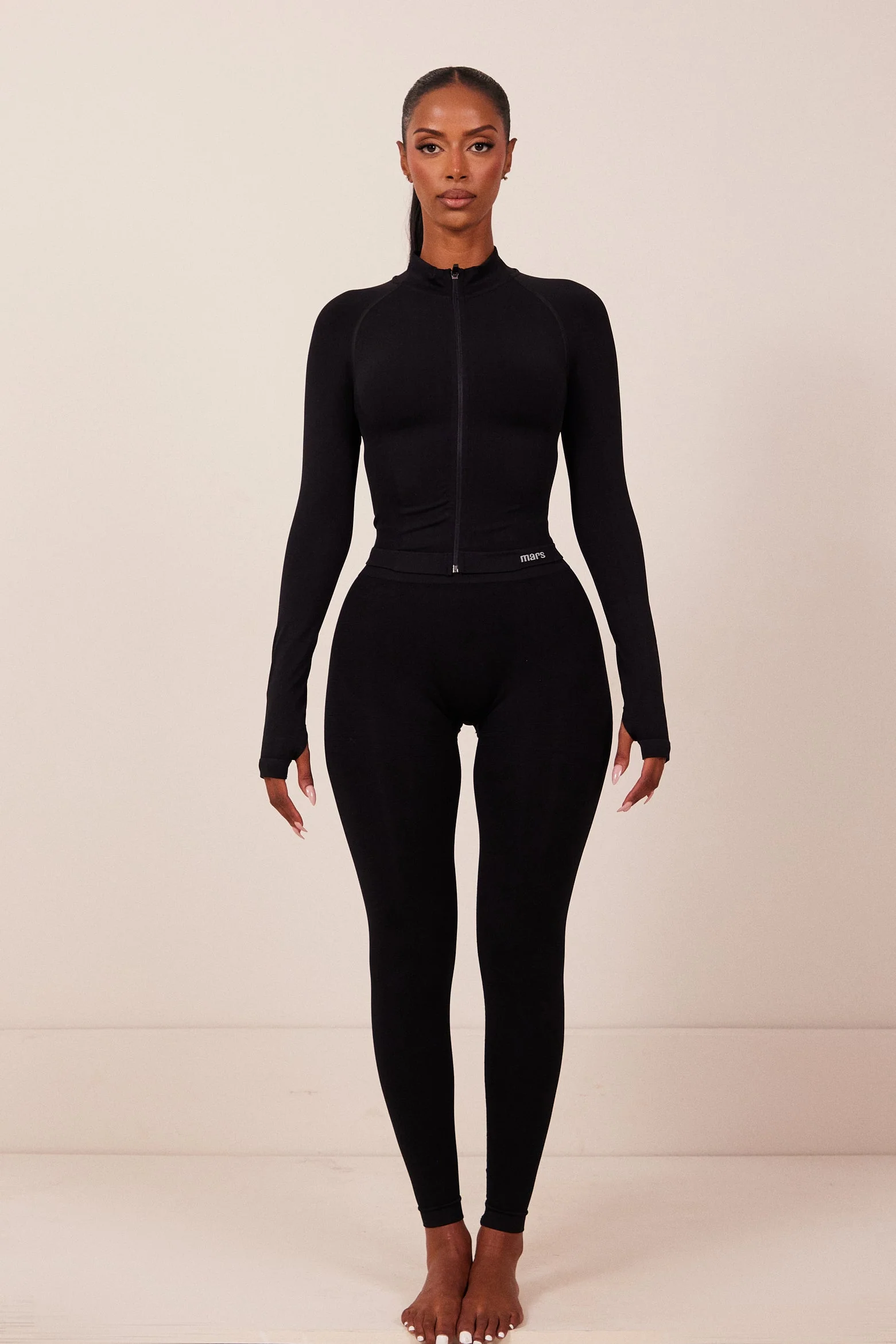 The Mars Seamless Zip Jacket in Black - Image 4