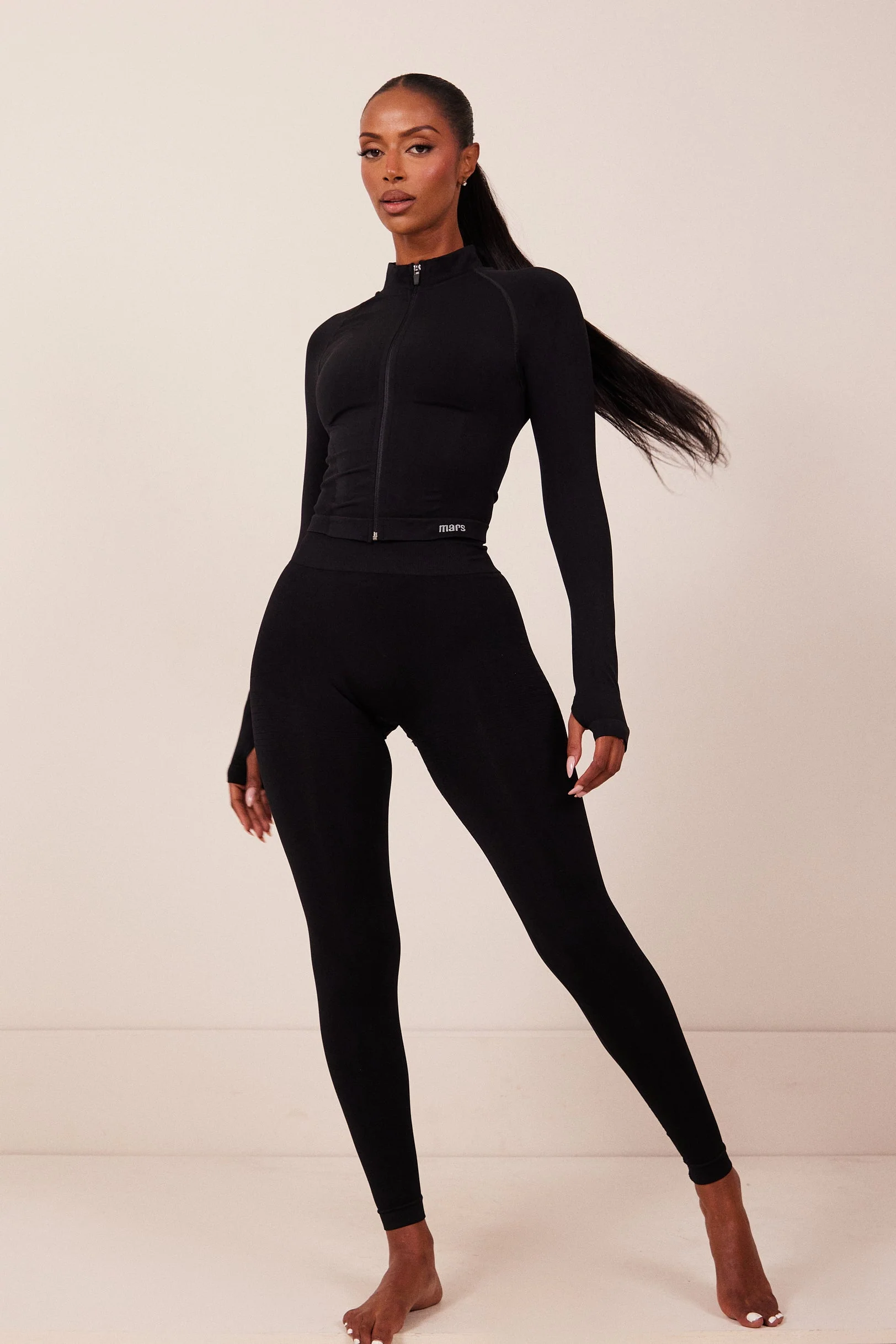 The Mars Seamless Zip Jacket in Black - Image 7