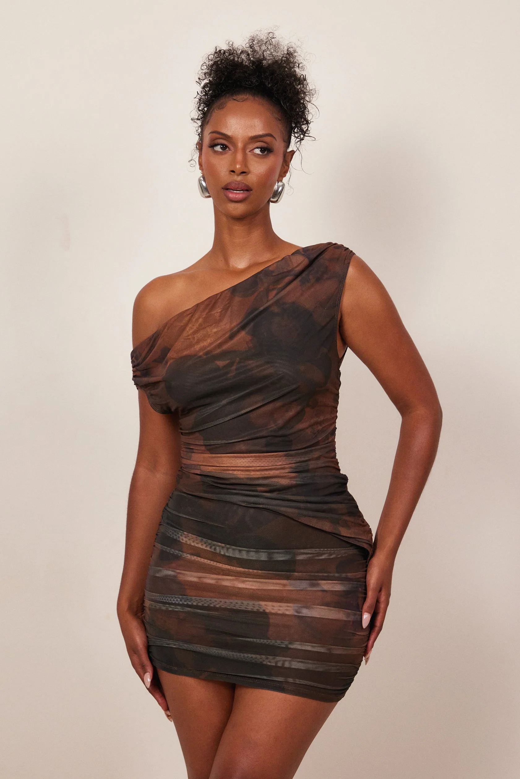 The One Shoulder Drape Set in Rust Print - Image 5