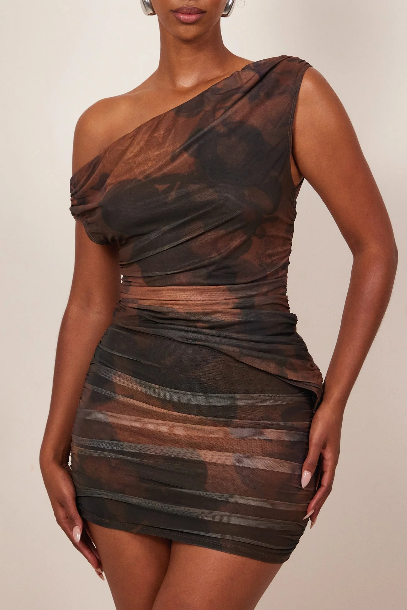 The One Shoulder Drape Set in Rust Print - Image 7