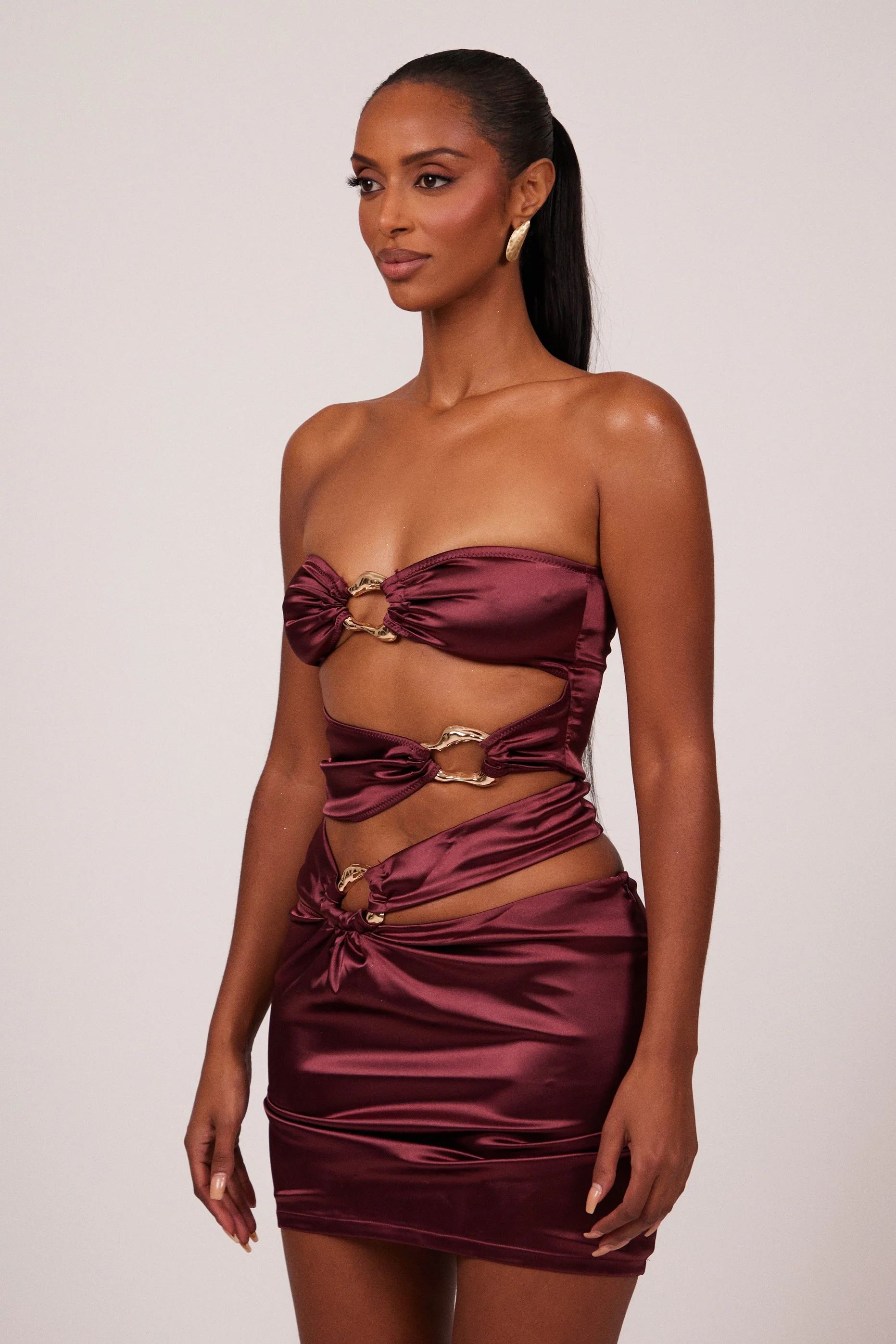 The Plated Satin bandeau mini set- Wine - Image 6