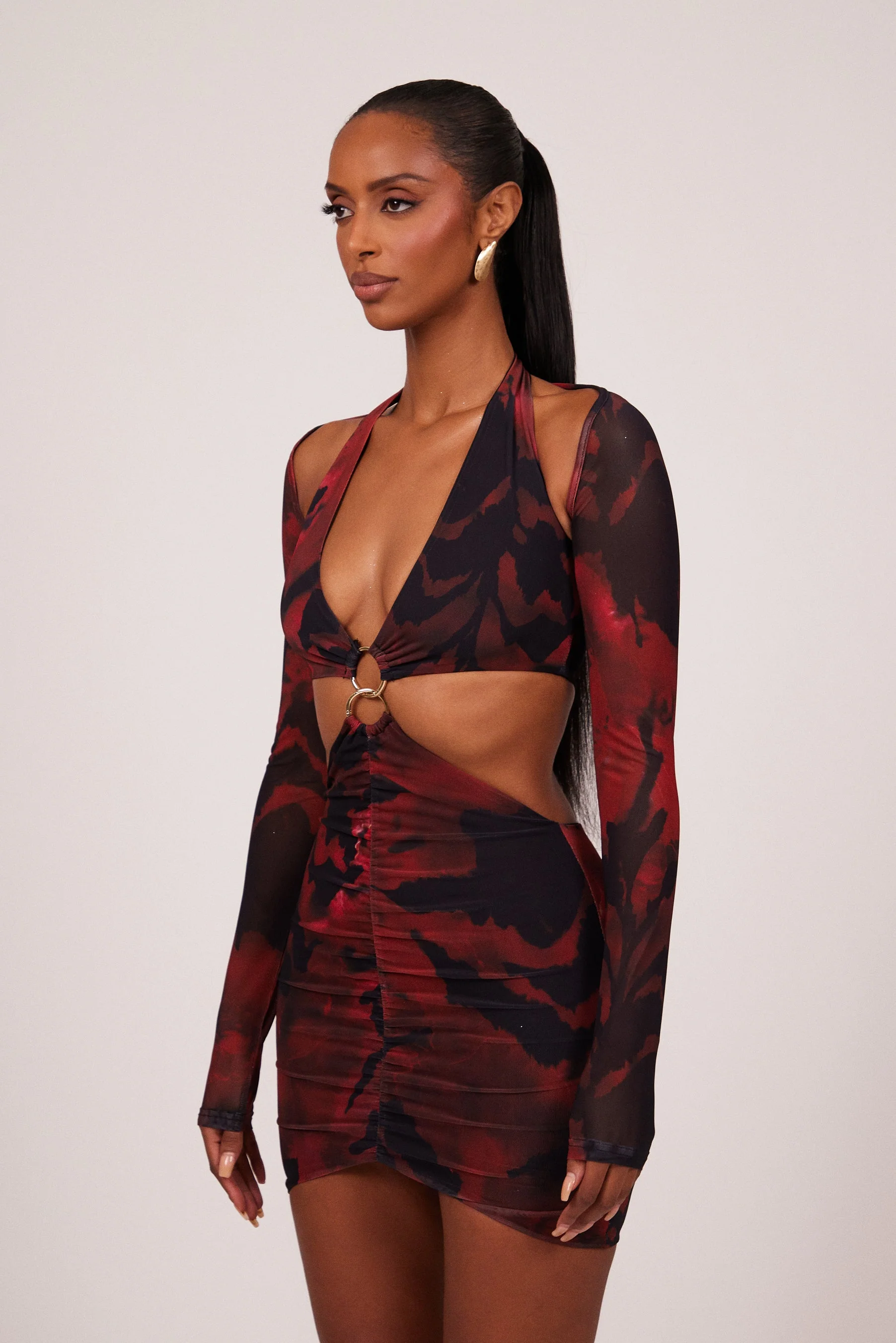 The Ring detail Plunge Shrug Mini in Red Print - Image 3