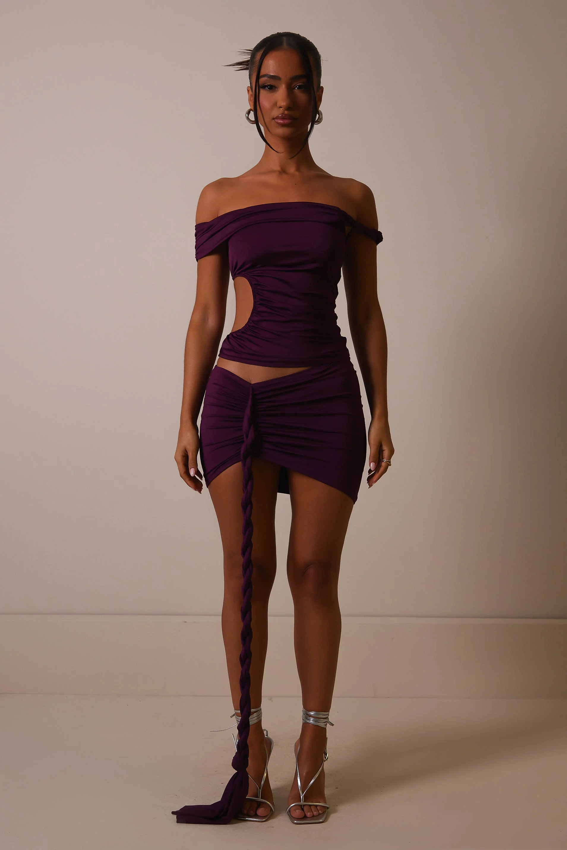 The Cut Out Rope Detail Set in Plum - Image 8