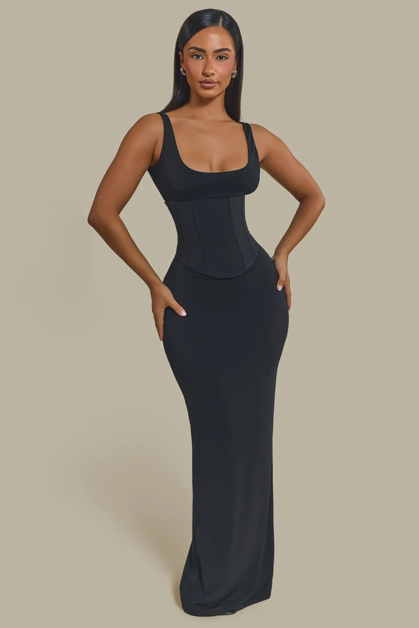 The Sandra Scoop Maxi in Black - Image 3