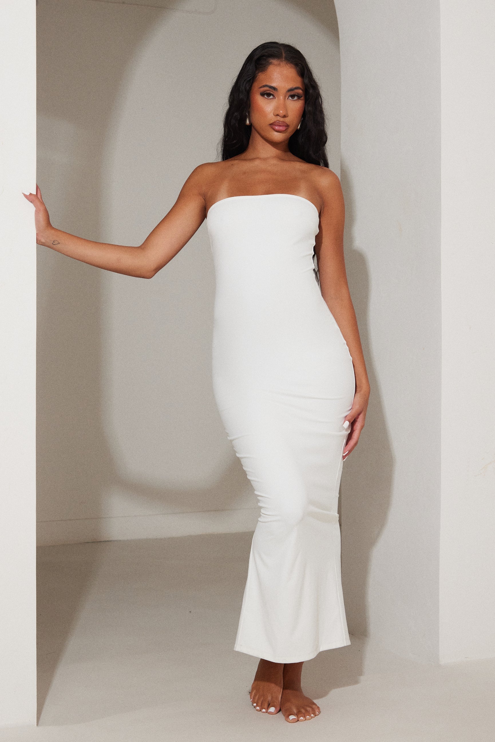 The Sculpt Bandeau Maxi in White - Image 7