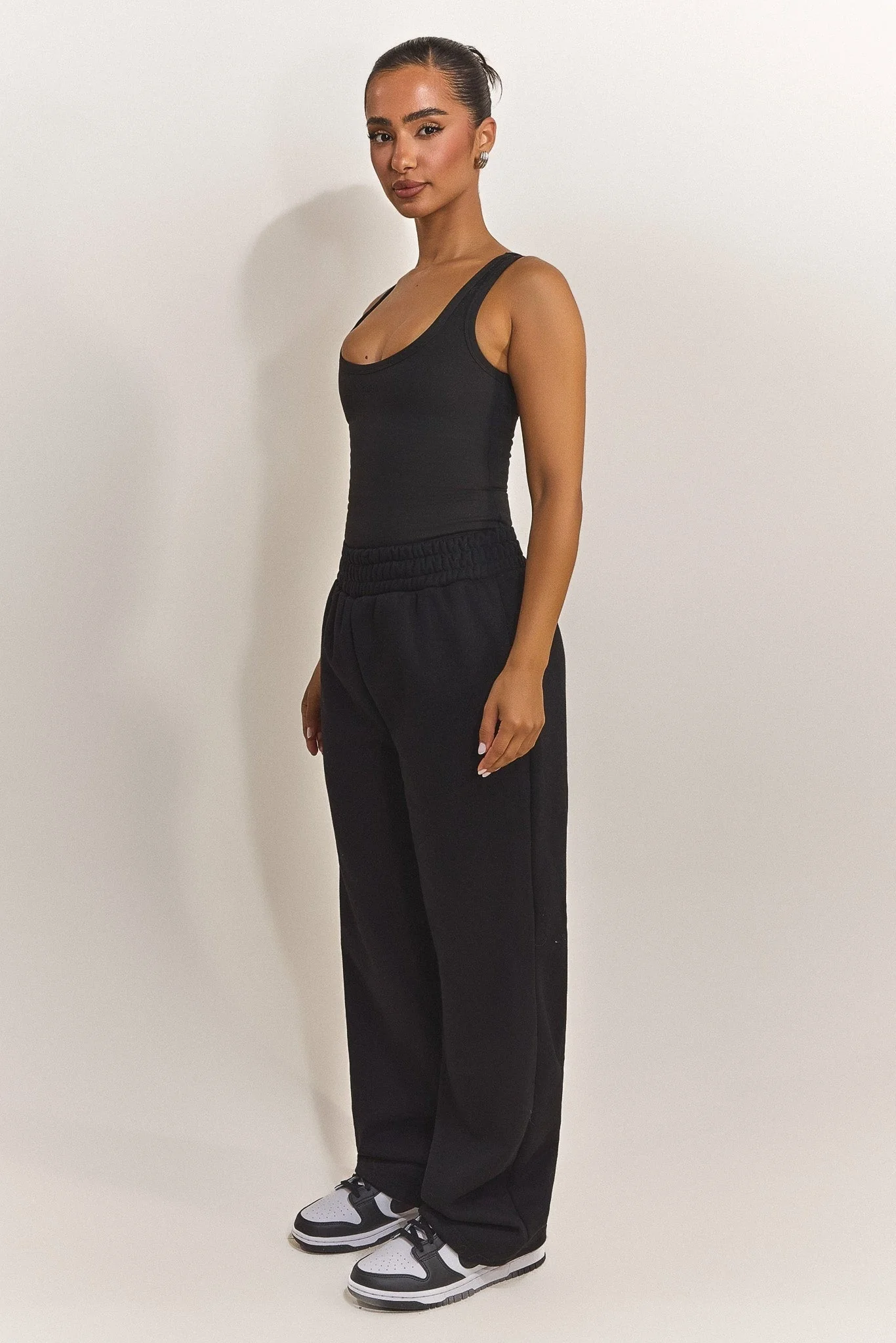 The Sculpt Vest in Black - Image 2