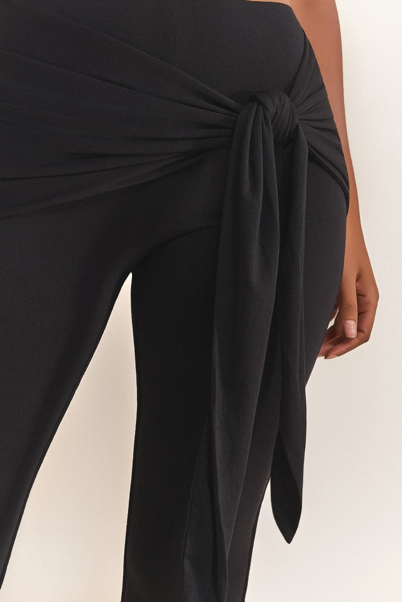 The Tie Trousers in Black - Image 6
