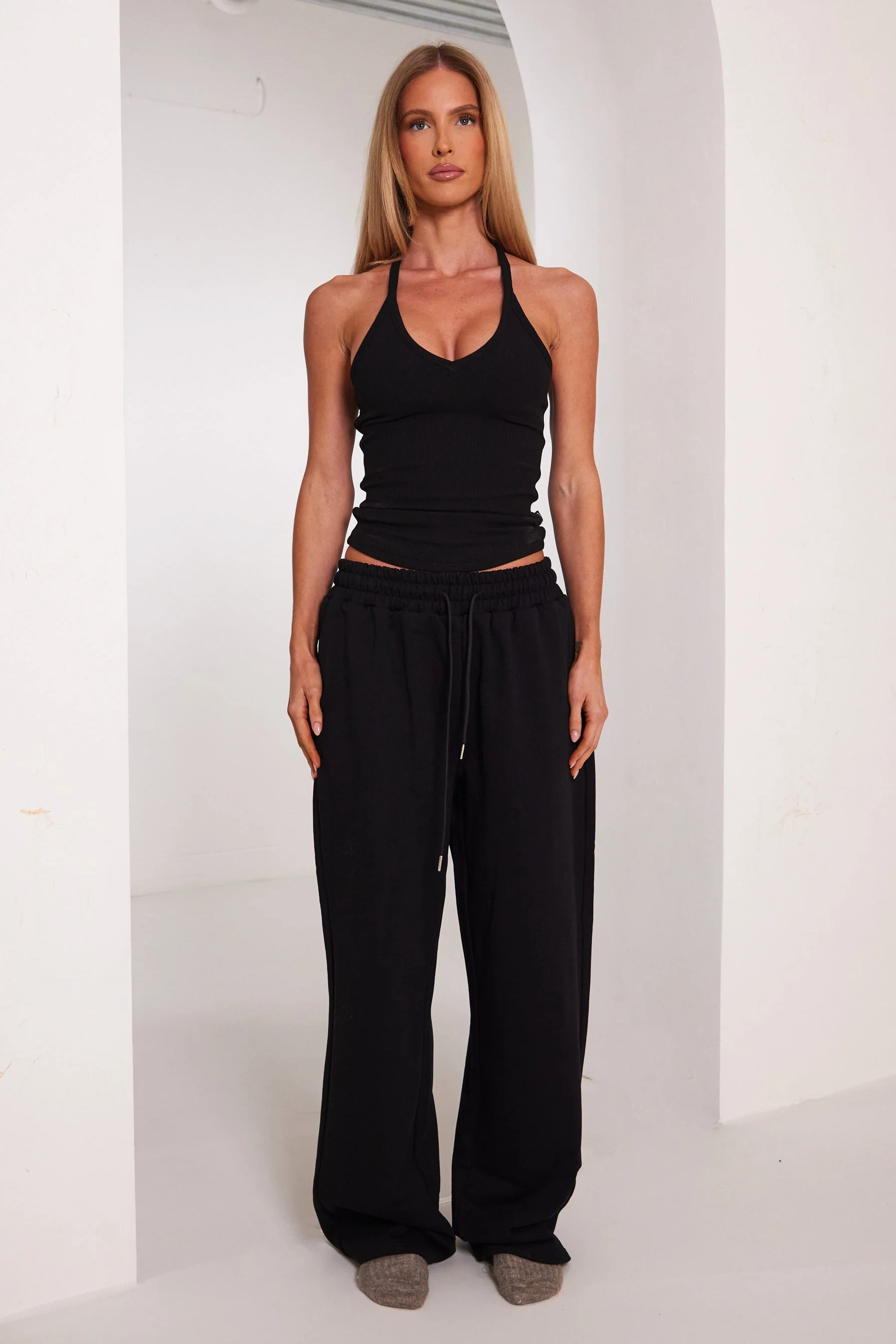 The V Neck Ribbed Vest in Black - Image 4